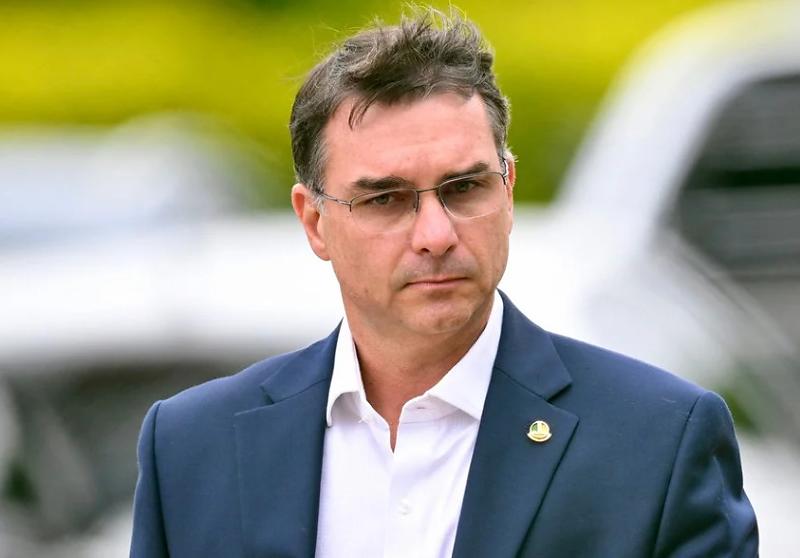 PL adia escolha de vice para Flávio Bolsonaro e foca em alianças estaduais